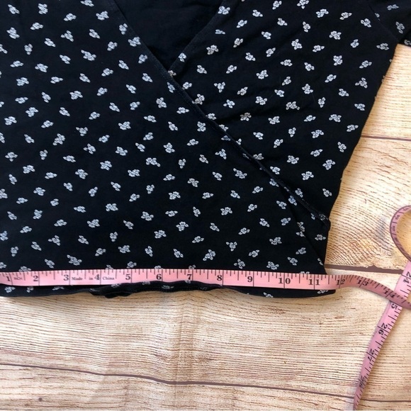 Brandy Melville Wrap Crop Top - Picture 4 of 7